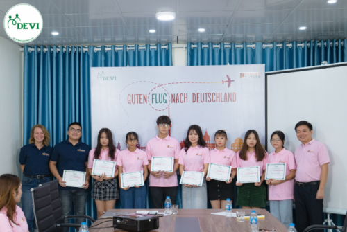 DEVI Khai giảng lớp học tiếng Đức A1 ngày 08/09- Trao học bổng tiếng Đức cho học viên