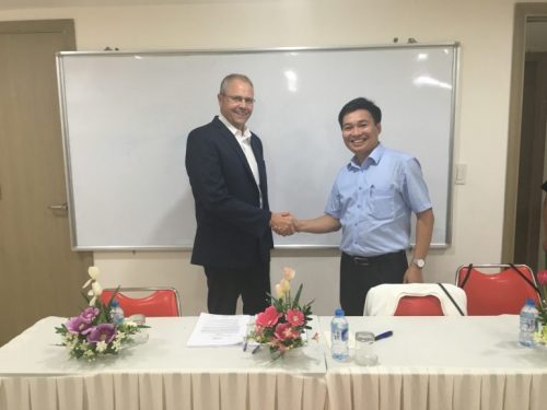 Thỏa thuận hợp tác giữa DEVI và tập đoàn điều dưỡng Azurit Hansa CHLB Đức